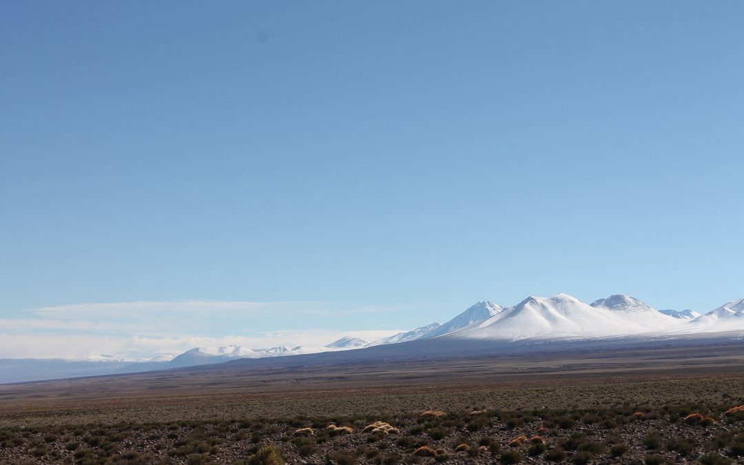 El Pueblo Atacameño: Milenios de Cultura, Desierto y Montañas